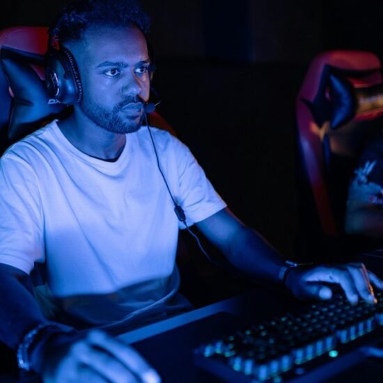 Echostreamhub: Smart Streaming for Modern Creators